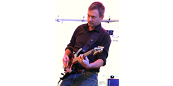 Click here to see more pictures of John (lead guitar and rhythm guitar)